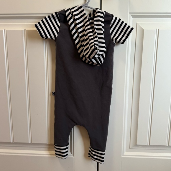 Rags to Raches Short Sleeve Jack Skellington Romper with Hood - Picture 2 of 2